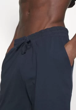 Pier One Pyjama - Dark Blue/Bordeaux 14 Pier One Pyjama - Dark Blue/Bordeaux -Pier One 054dcd8e459c410aa898a7f88c95e5c4 scaled