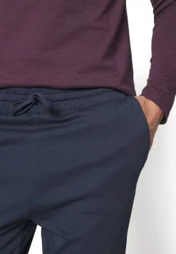 Pier One Pyjama -Dark Blue/Bordeaux 11 Pier One Pyjama -Dark Blue/Bordeaux -Pier One 13926a0a590f47d8a76746add2fcfa92 scaled