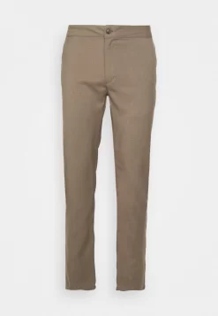 Pier One Chino - Brown 8 Pier One Chino - Brown -Pier One 43429b3dbadb4fbb8644ed184f10708f scaled