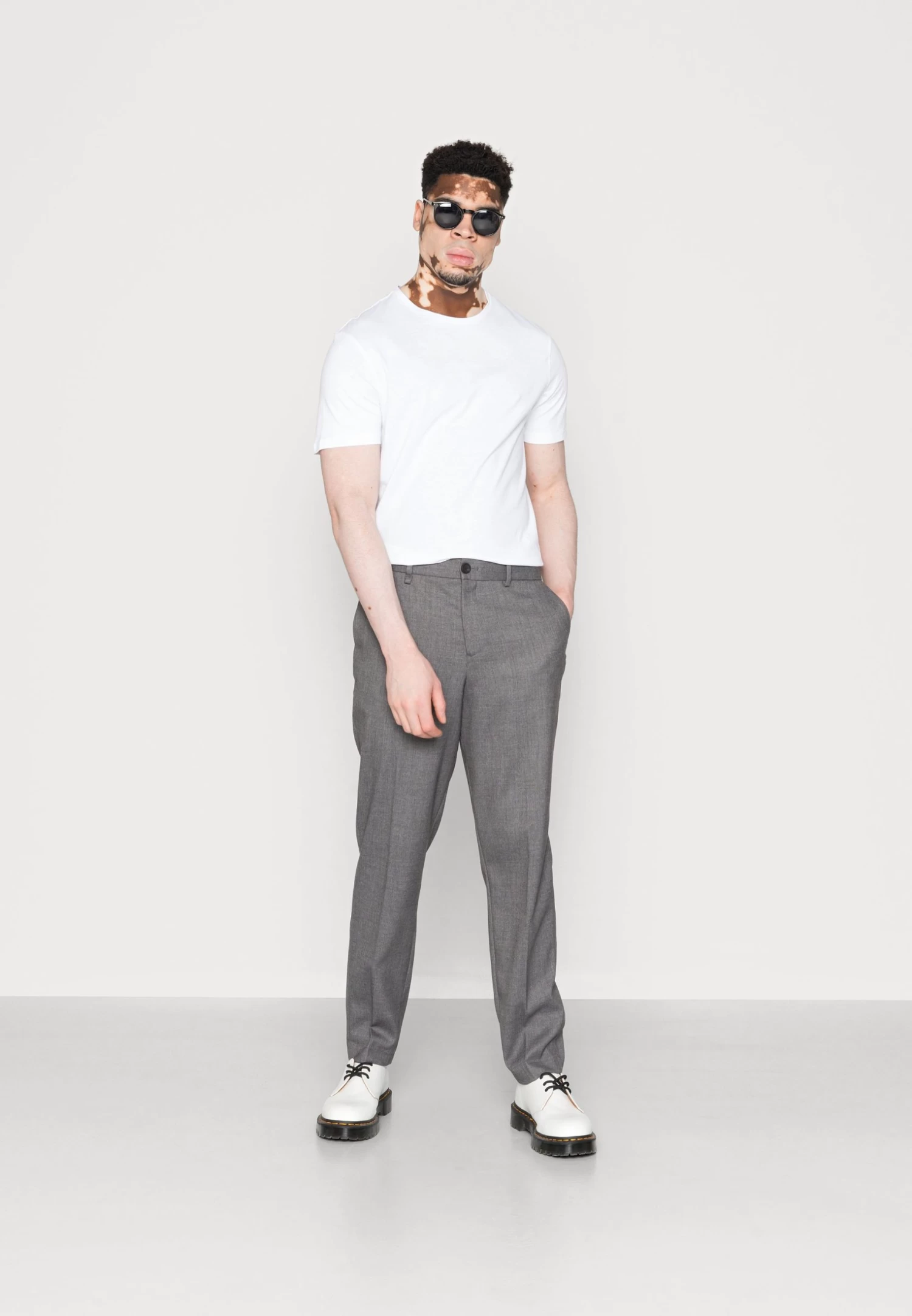 Pier One 10 Pack - T-Shirt Basic - White/Black 1 Pier One 10 Pack - T-Shirt Basic - White/Black