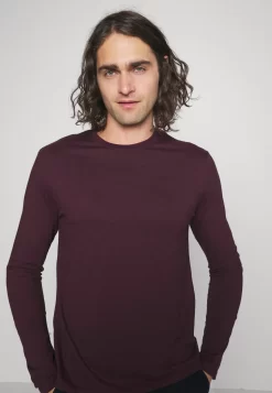 Pier One Pyjama -Dark Blue/Bordeaux 9 Pier One Pyjama -Dark Blue/Bordeaux -Pier One c54af894dc5e444ebbec14e1eec64139 scaled