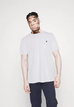 Pier One 3 Pack - T-Shirt Basic - White/Dark Blue/Blue 12 Pier One 3 Pack - T-Shirt Basic - White/Dark Blue/Blue -Pier One c861a69cfb1e4a6fafbf2b097bf177a2 scaled